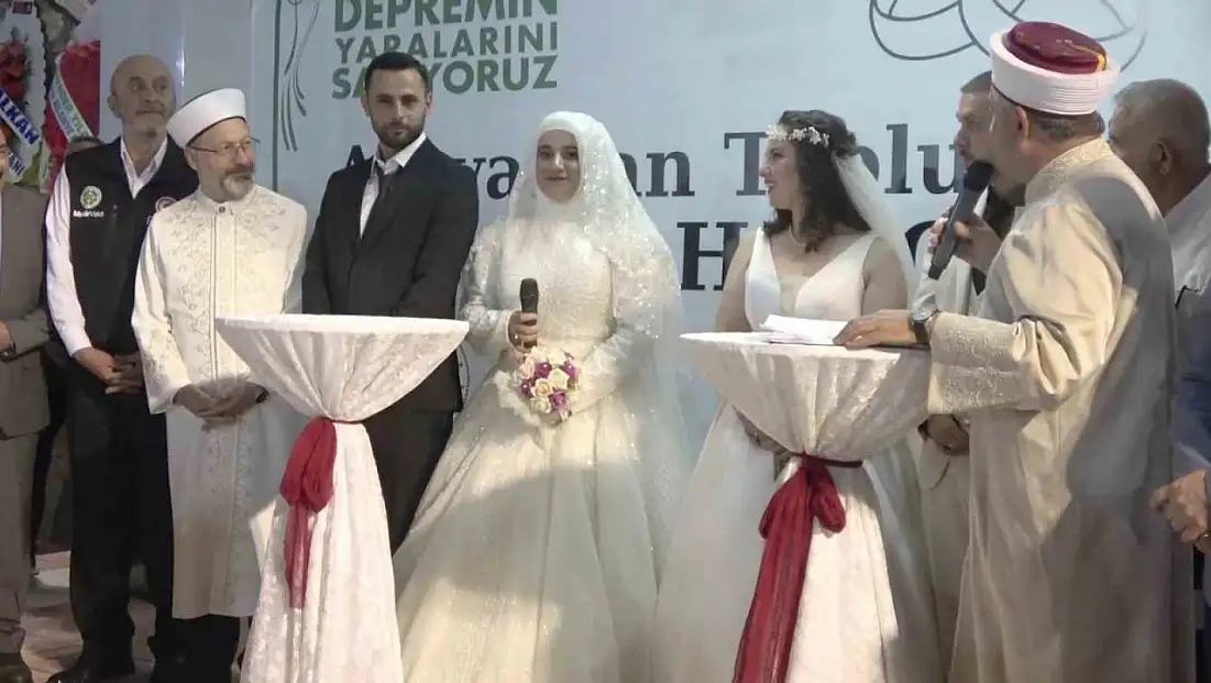 Adıyaman'da 100 depremzede çiftin nikahı kıyıldı