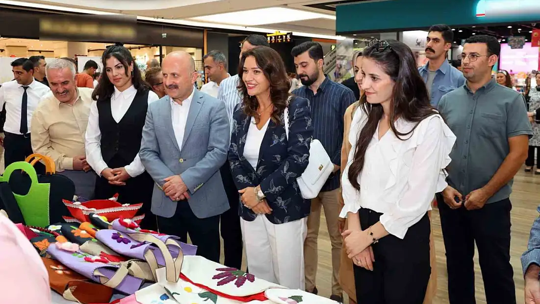 Adıyamanlı kadınların el emeği göz nuru eserleri görücüye çıktı