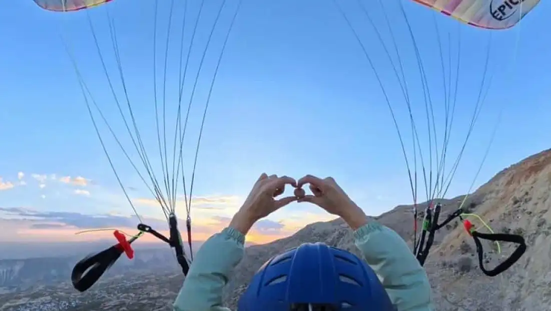 Besni’de öğrencilerin hazırladığı tohum topları paraşütle doğaya bırakıldı