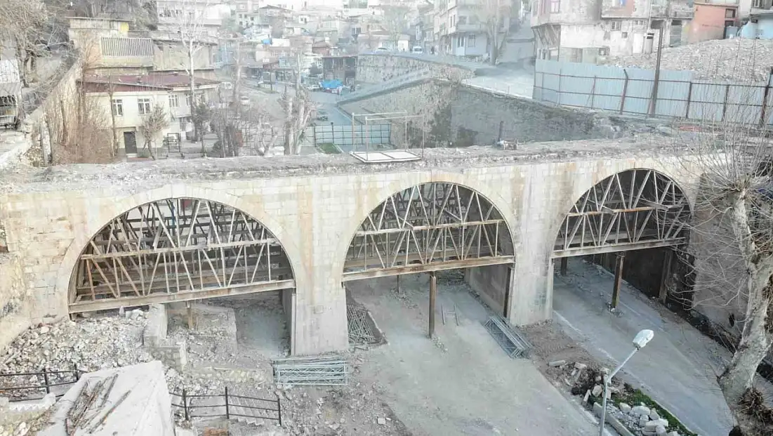 Kahramanmaraş’ta Kanlıdere Köprüsü yeniden ayağa kaldırılıyor
