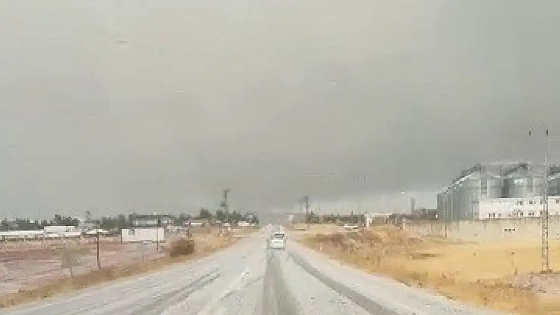 Kahta-Sincik yolunda dolu yağışı