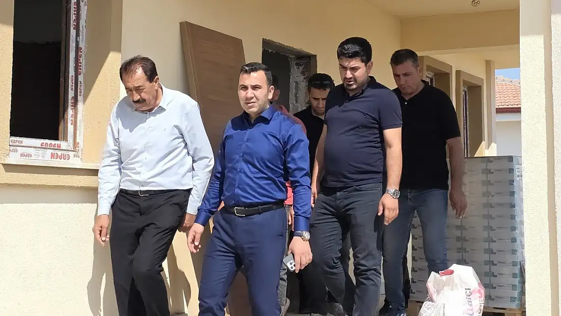 Kaymakam Algın Harmanlı beldesi kalıcı konutlarda incelemede bulundu