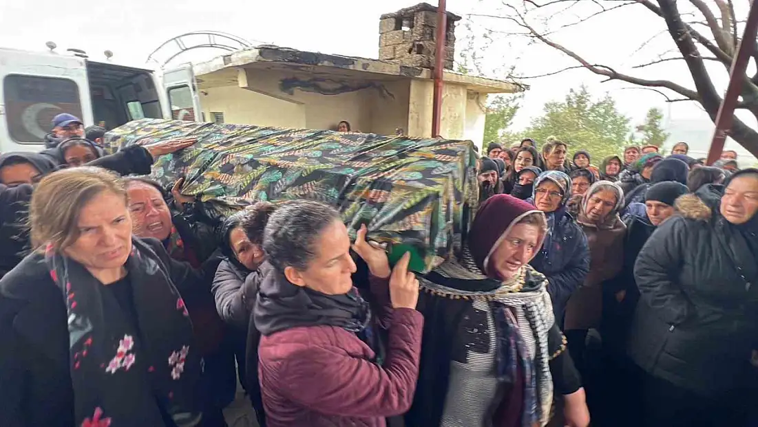 Öldürülen 2 çocuk annesi son yolculuğuna uğurlandı