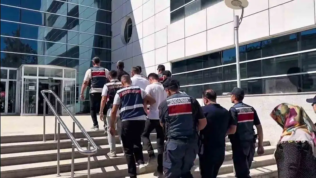 11 Milyon TL'lik dolandırıcılık olayına karışan 57 şahıs yakalandı