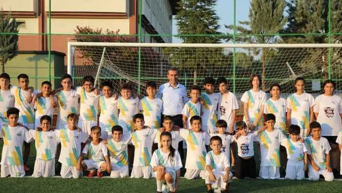 Yaz Spor Okullarında Kadınların İlgi Odağı Futbol