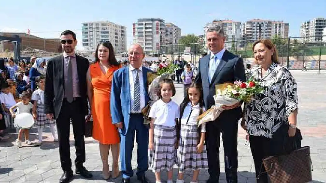 Vakkas Kumral İlkokulu Düzenlenen Törenle Eğitim Öğretime Açıldı