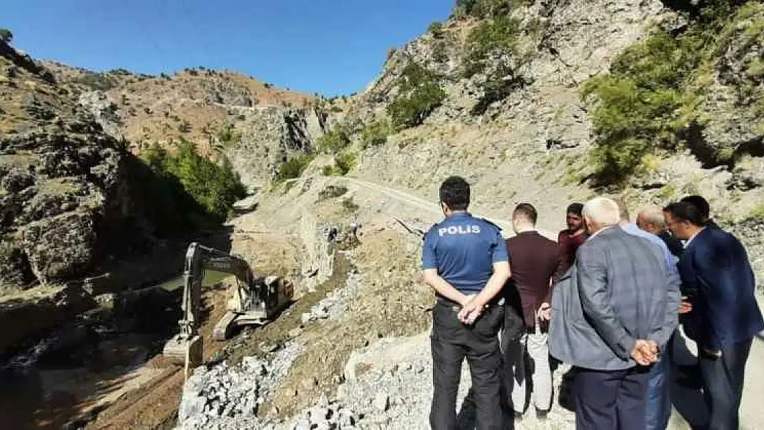 Kaymakam Aslantürk, Köy Yolundaki Çalışmayı İnceledi