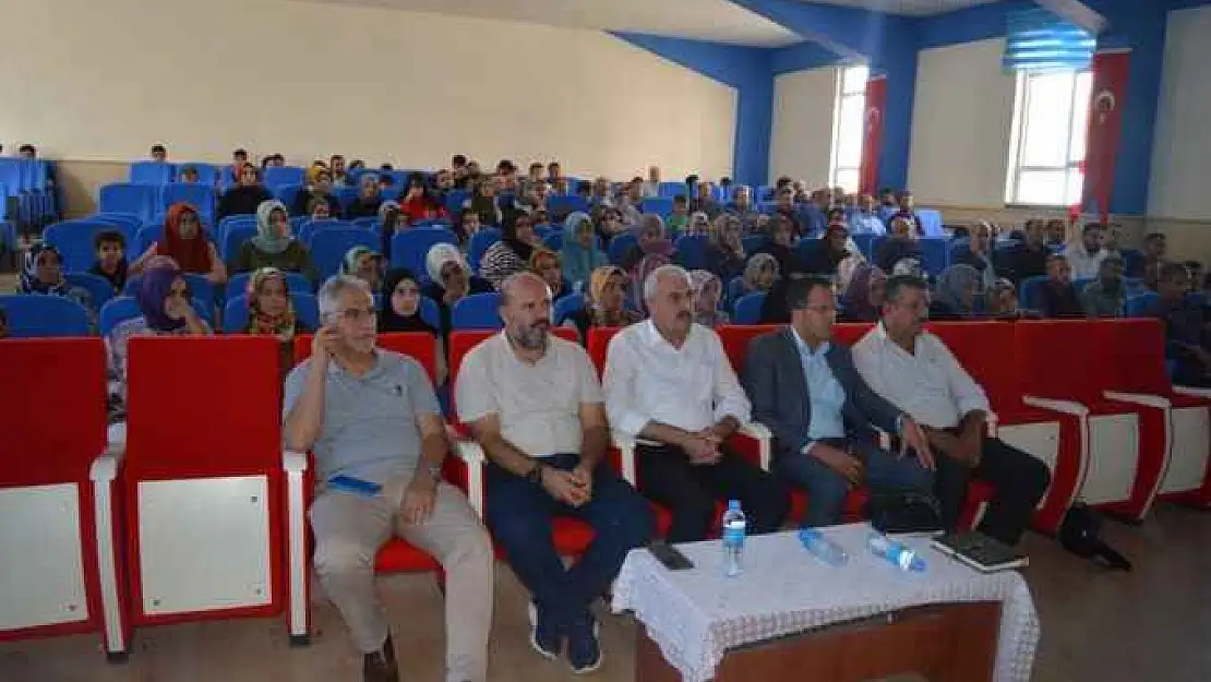 Aile Eğitimi Konferansının Birincisi Yapıldı