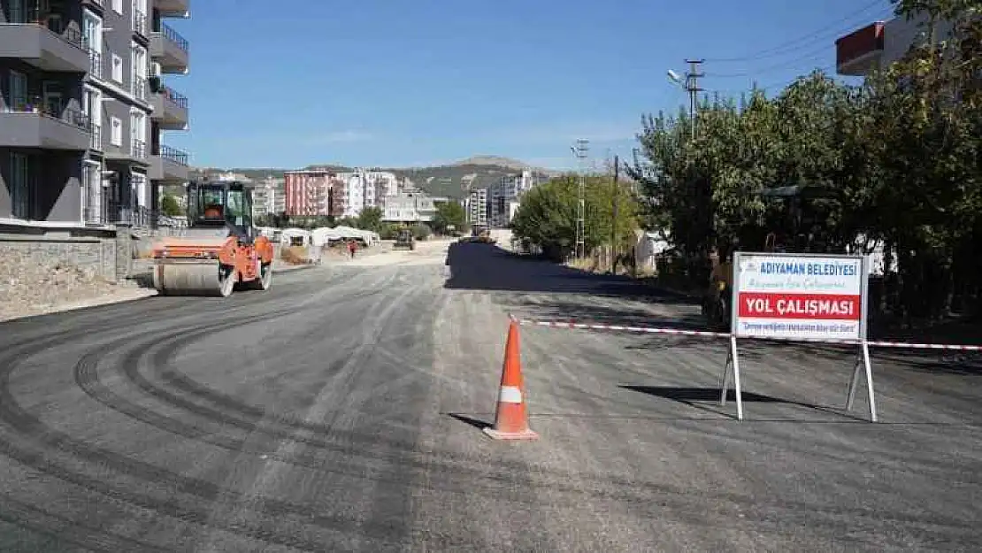 Dumlupınar Caddesinde Asfaltlanıyor