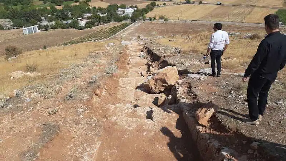 Sonsuzluk Merdiveninde Kazılar Sürüyor