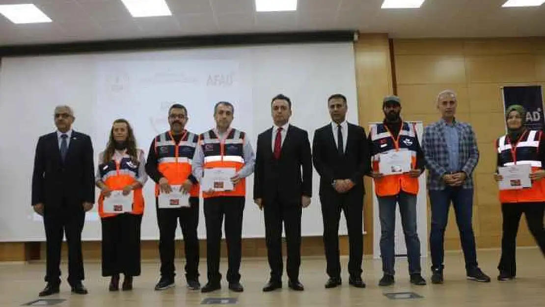 AFAD Gönüllülerinin Kimlikleri Verildi
