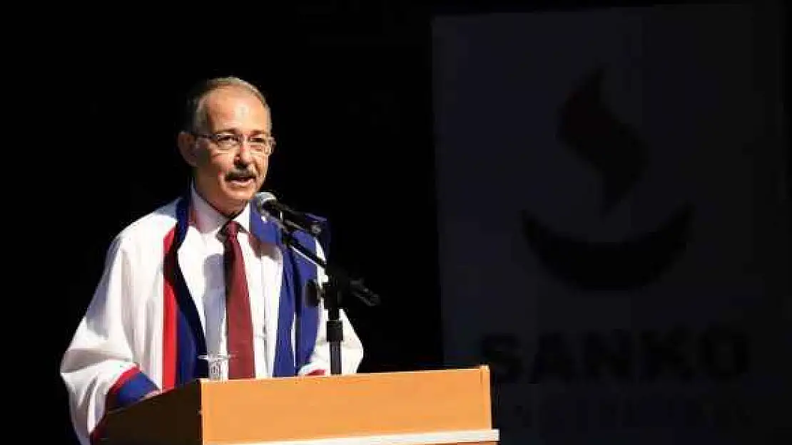 Rektör Dağlı: Türk Kadını Üstlendiği Sorumlulukların Bilinciyle Ayakları Üzerinde Durmayı Başarmıştır