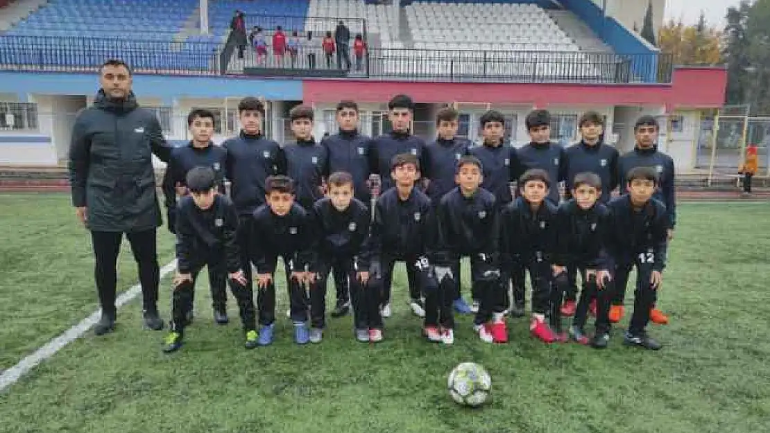 Kahta İdman Yurdu Spor, U14 ligi şampiyonu oldu