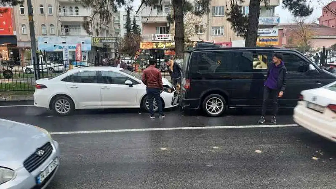 Adıyaman'da Zincirleme Trafik Kazası