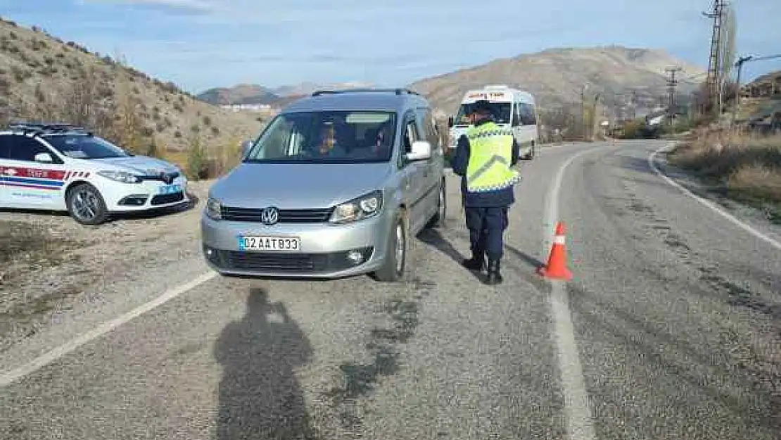 Jandarma ekiplerinden sıkı denetim