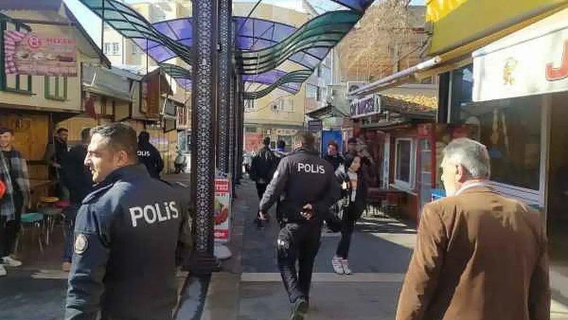 İki grup arasındaki kavgayı polis sonlandırdı - Videolu Haber