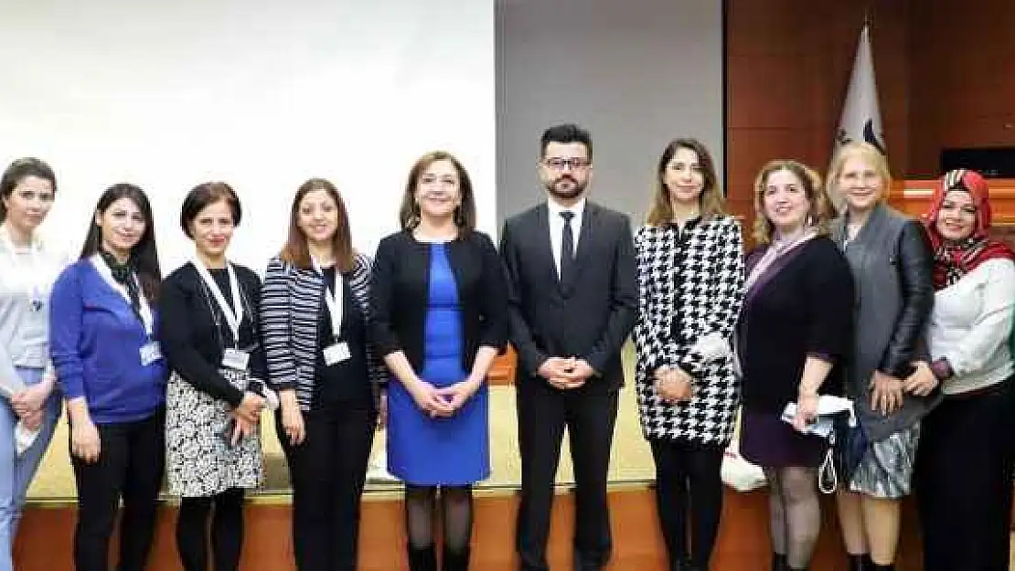 Anne ve anne adayları 'Bilinçli Anneler, Sağlıklı Yarınlar Projesi' ile bilgilendiriyor