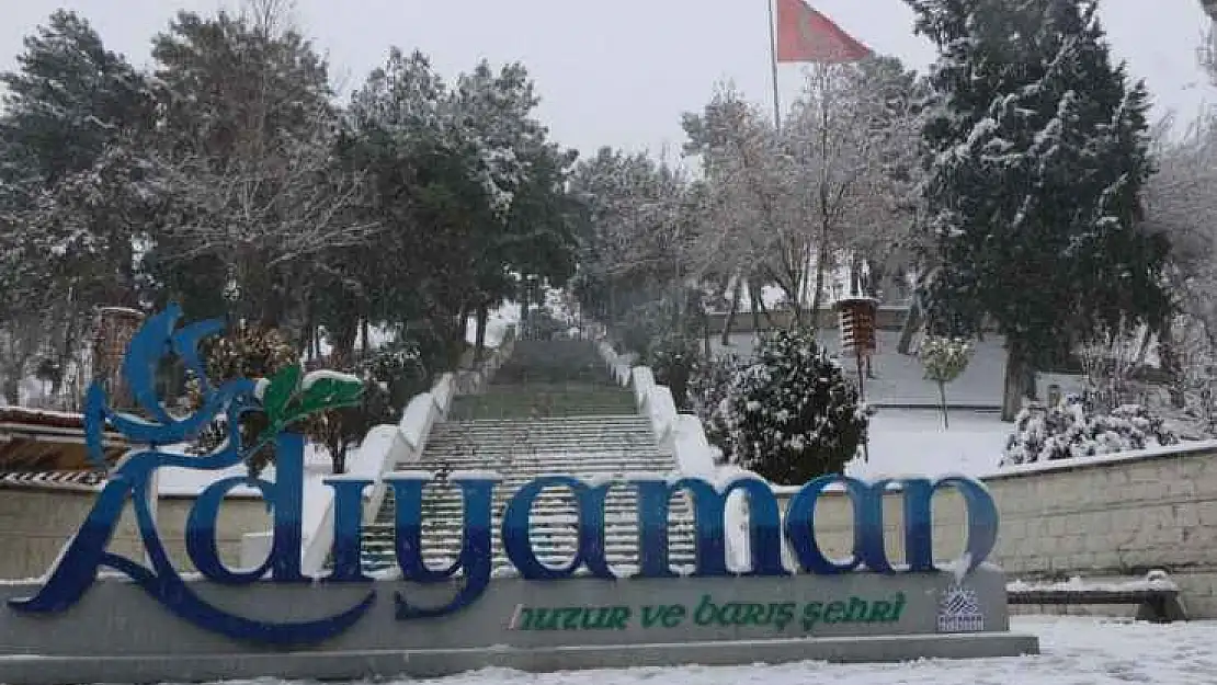 Adıyaman'da kar yağışı etkisini gösterdi - Videolu Haber