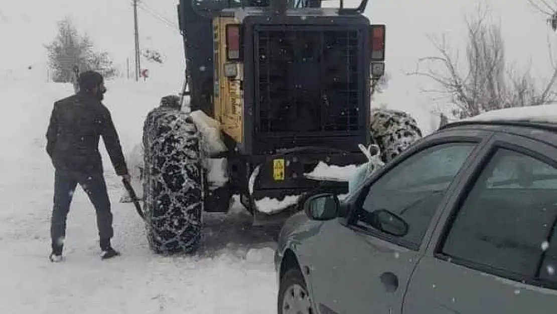 Mahsur kalan sürücü ekiplerce kurtarıldı