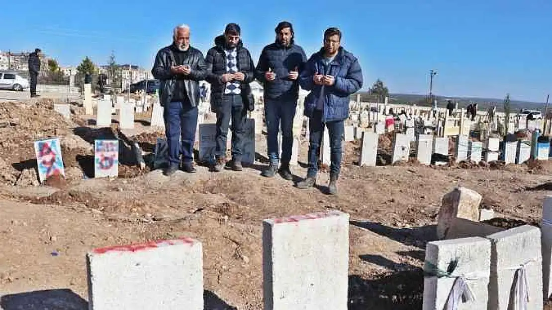 Adıyaman'da Depremde Hayatını Kaybeden 9 Gazeteci Meslektaşımız Mezarı Başında Anıldı