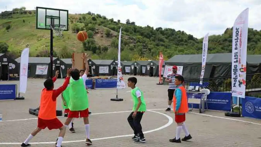 Adıyaman'daki Çocuklar Depremin İzlerini Sporla Silmeye Çalışıyor