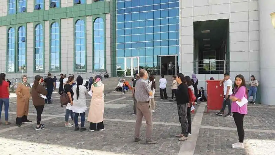 Adıyaman'da Depremzede Öğrencilerin YKS Heyecanı