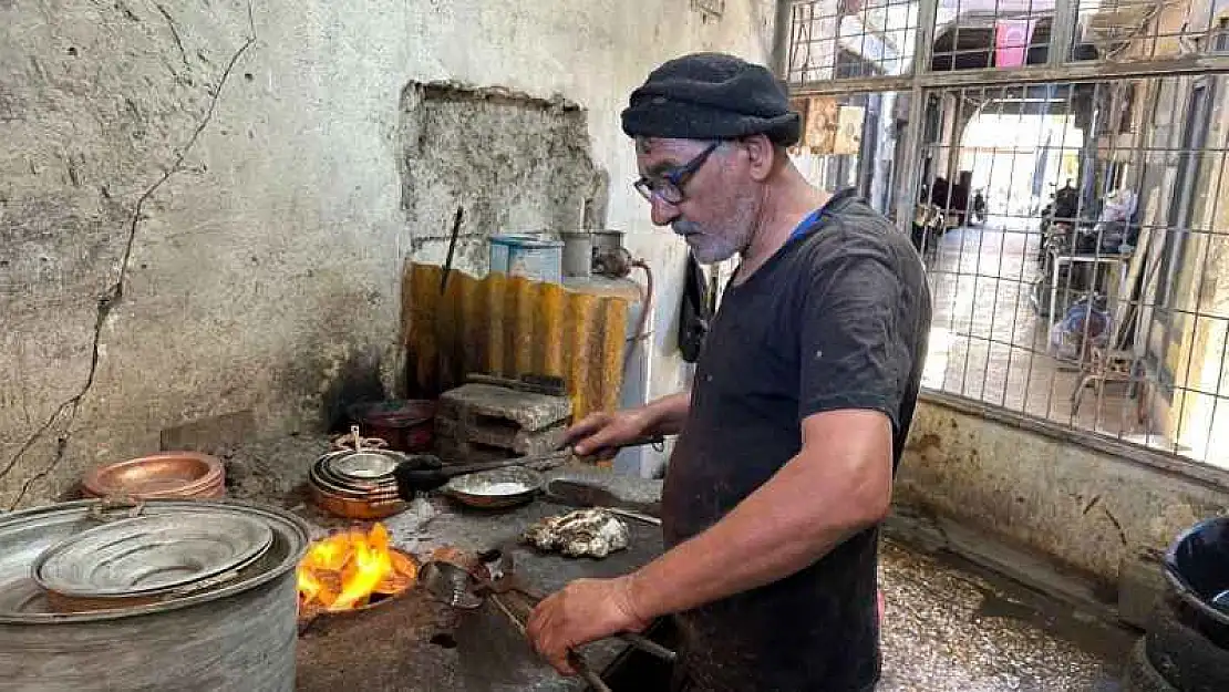 100 derecelik ateşin karşısında bunaltan mesai