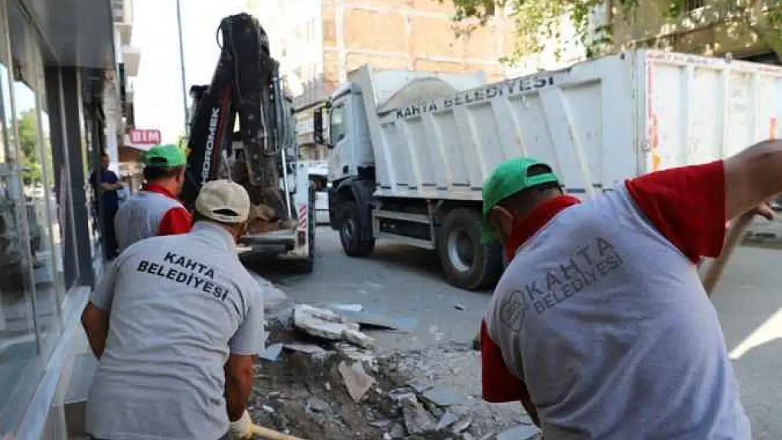 Depremde Zarar Gören Alt Ve Üst Yapılar Onarılıyor