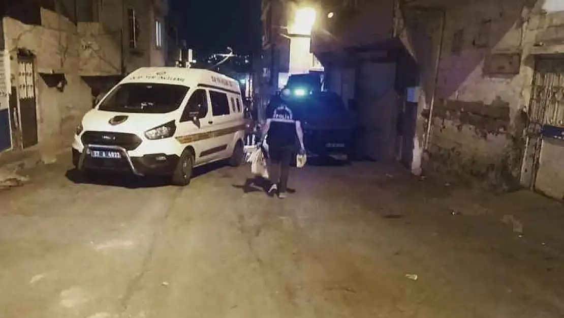 Husumetli Aileler Arasında Silahlı Kavga: 1'i Polis 15 Yaralı