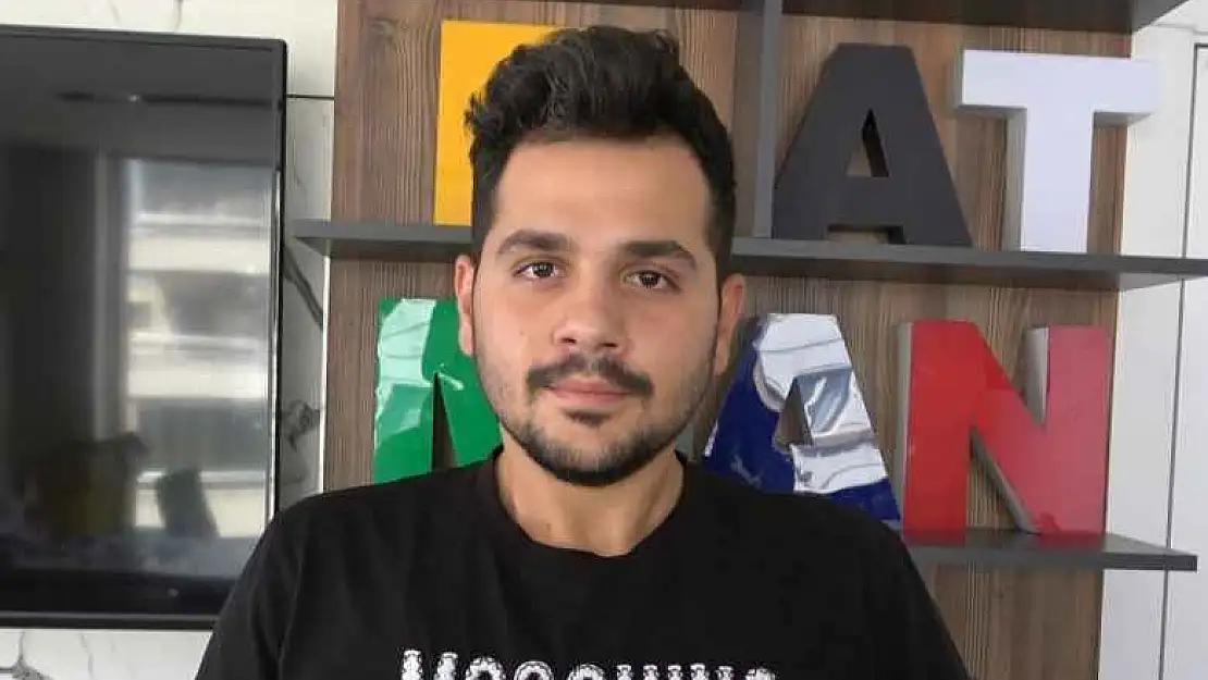 Takım Elbise Giyip Klimanın Kaşifini Andılar