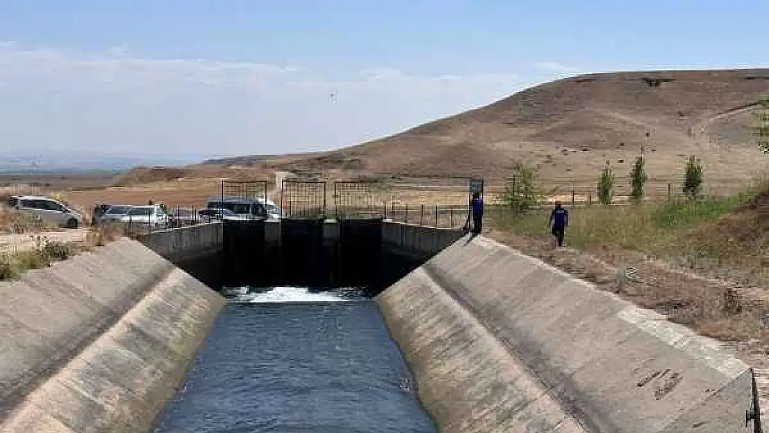 Sulama Kanalına Giren Genç, Akıntıya Kapıldı