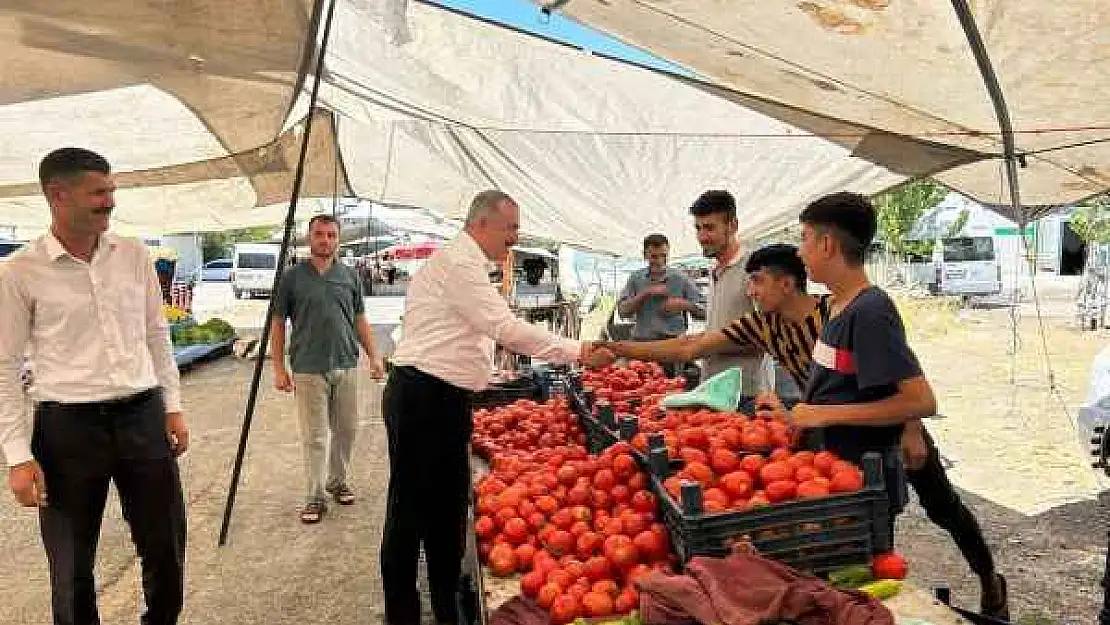 Başkan Turanlı, Pazarda Vatandaşların Sorunlarını Dinledi