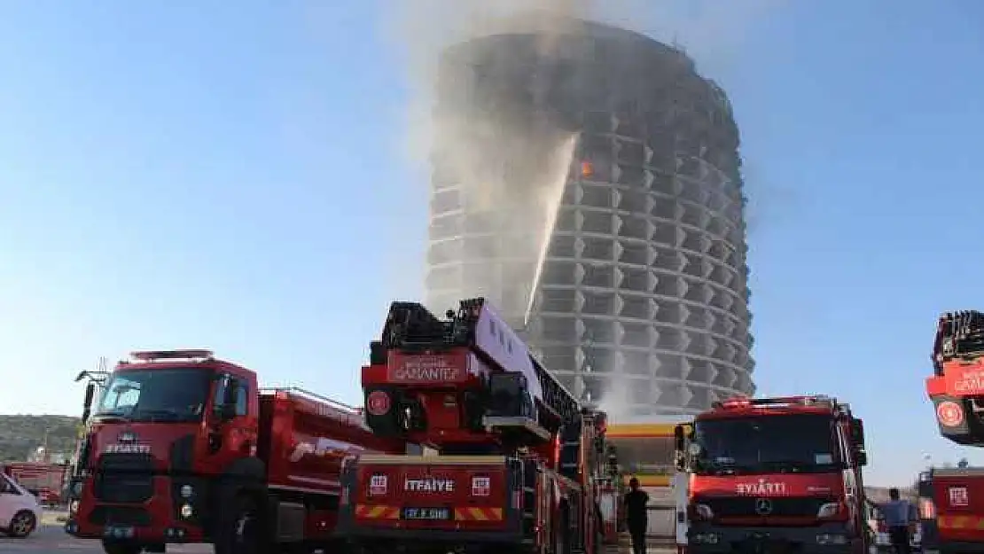 Otel Yangını 5 Saatte Kontrol Altına Alındı