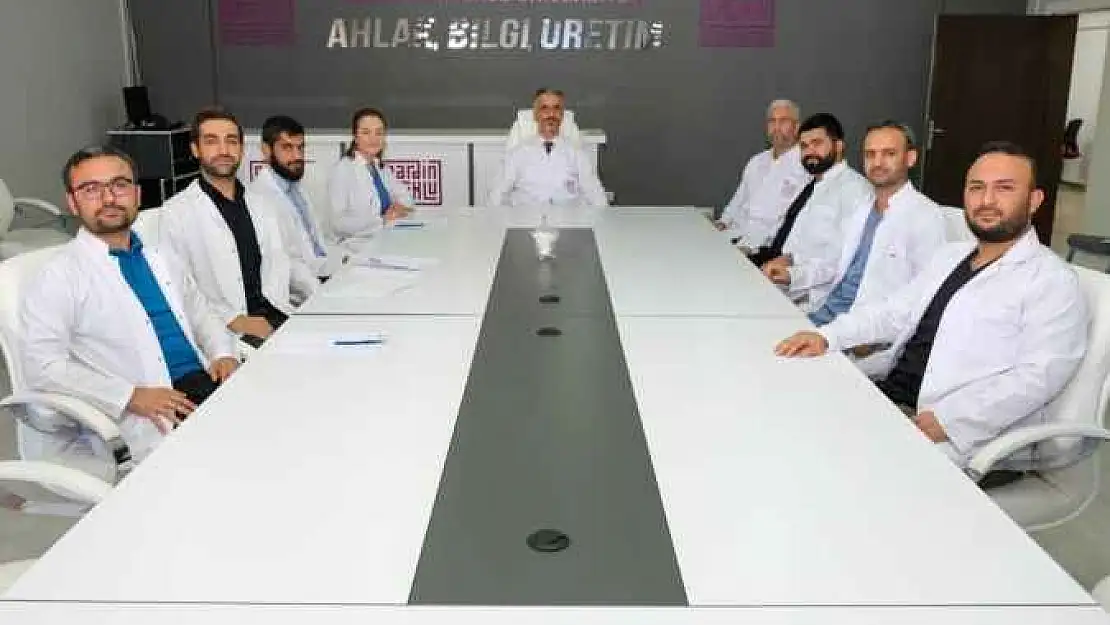 Atamaları Yapılan İlk Asistan Doktorlar Yeleklerini Giydi