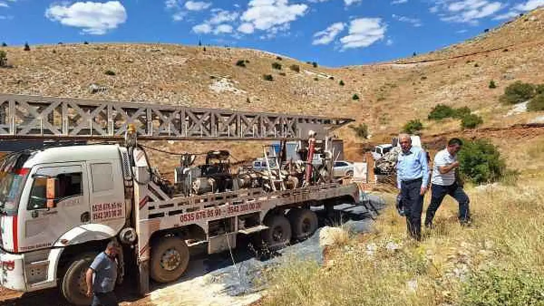 Çelikhan İlçesinde 3 Kuyuda Su Bulundu