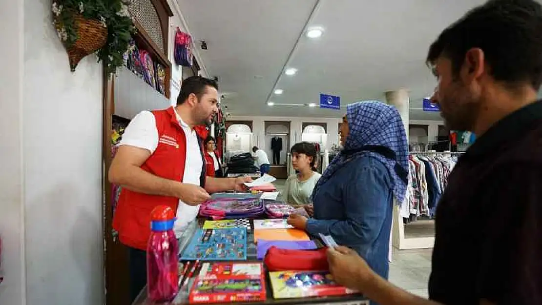 Büyükşehir'in Kırtasiye Desteği Yüzleri Güldürdü