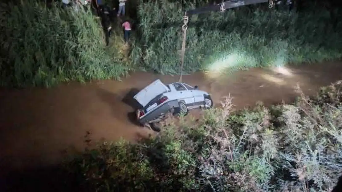 Otomobil Sulama Kanalına Devrildi: 3 Ölü, 1 Yaralı