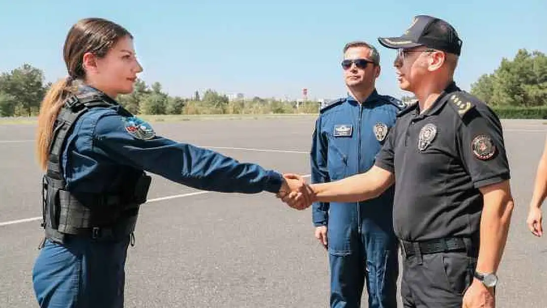 Türkiye'nin İlk Kadın Taarruz Helikopter Pilotu Bakım Uçuşu Gerçekleştirdi