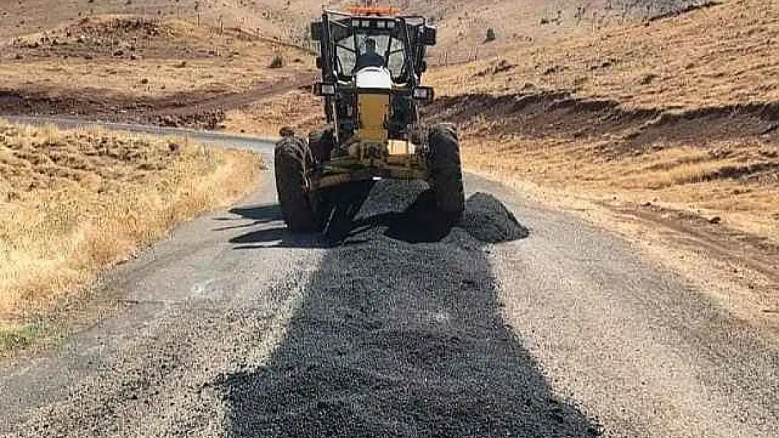 Gölbaşı'nda Köy Yolları Asfaltlanıyor