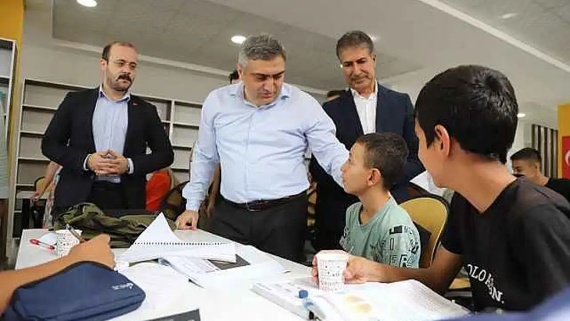 Ergani Belediyesi tarafından yapılan kitap kafe hizmete açıldı