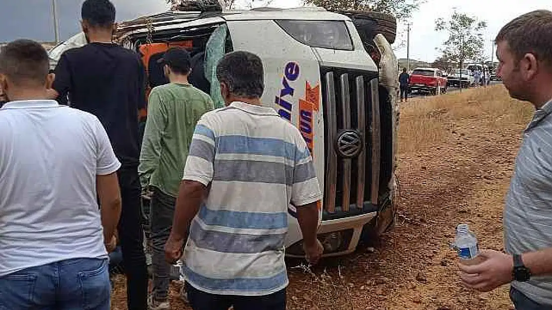 Hatalı Sollama Kaza Getirdi: 8 Yaralı