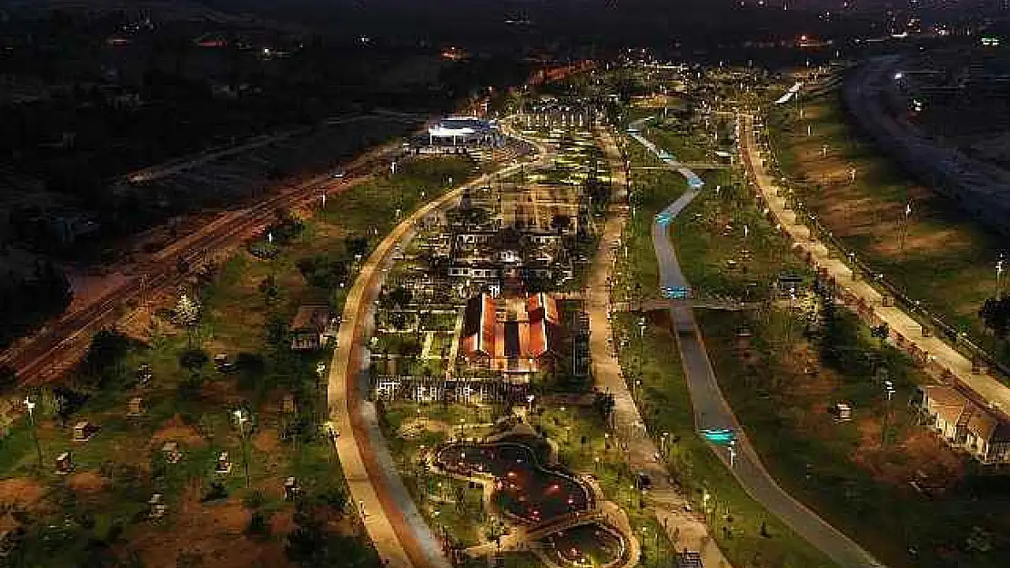 Galle Park'ta Sonbahar Şarkıları Söylendi