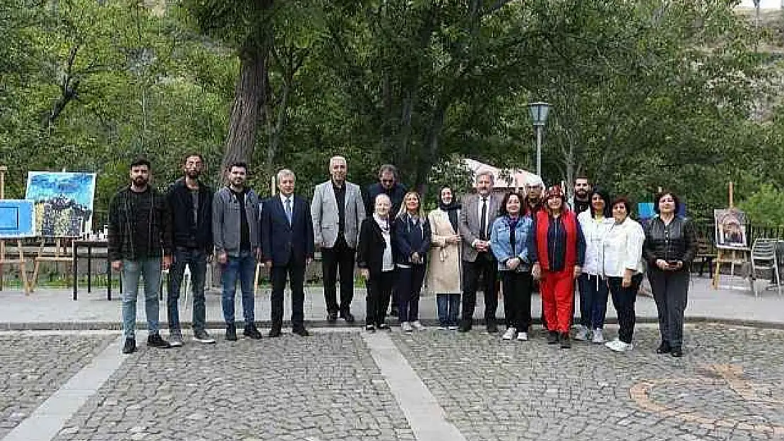 Adıyamanlı Ressamlar Melikgazi'de Düzenlenen 'Resim Çalıştayı'na Katıldı