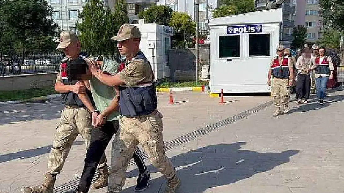 Kilis'te eski muhtarı öldüren 2 zanlı yakalandı