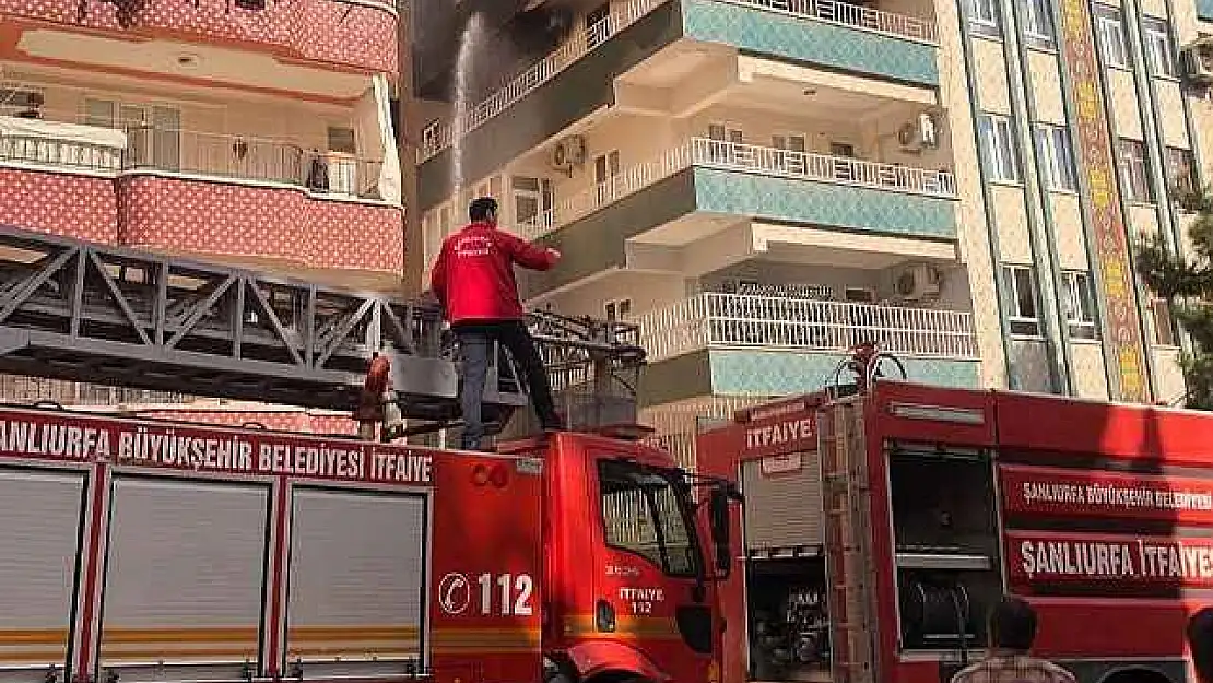 Korkutan Yangın: 3 Kişi Dumandan Etkilendi