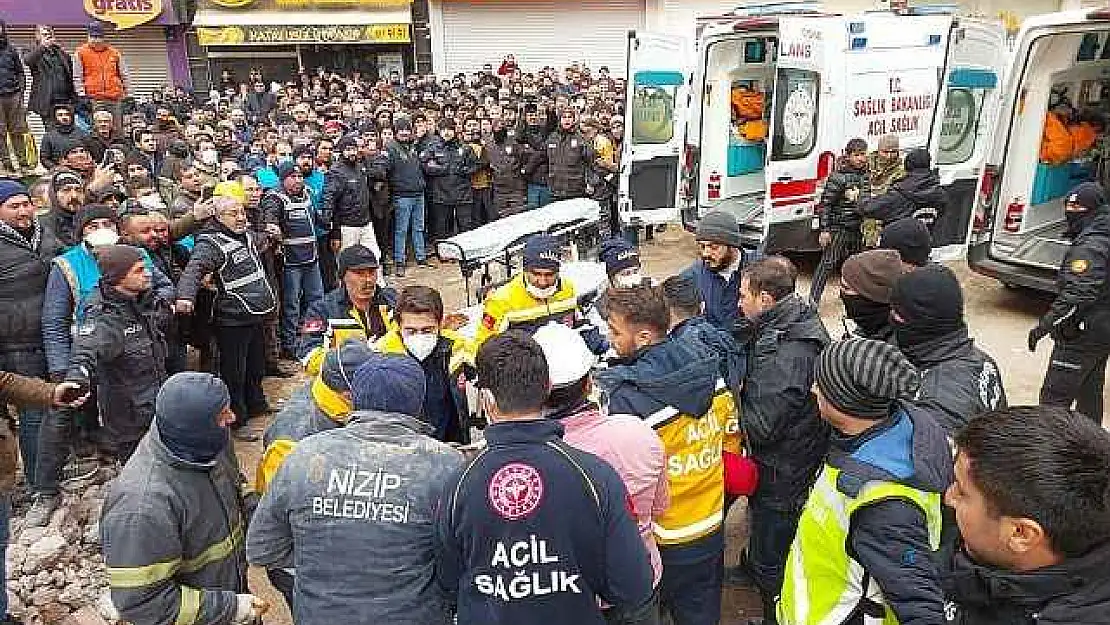 Depremde 51 kişinin öldüğü Furkan Apartmanı'nın İlk Duruşması Görüldü