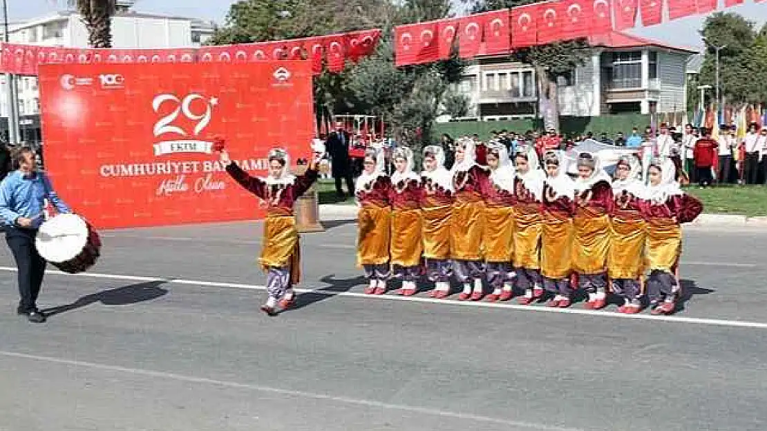 Adıyaman'da 29 Ekim Cumhuriyet Bayramı Kutlandı Cumhuriyetimiz 100 Yaşında