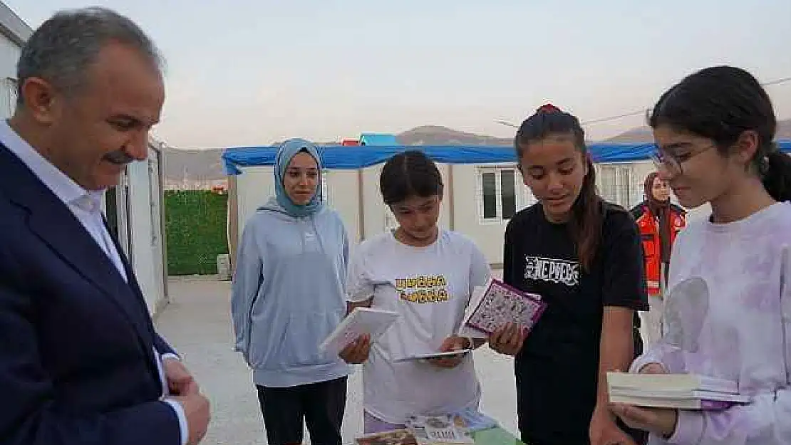 Başkan Kılınç, Kitap Bağış Kampanyasında Öğrencilerle Bir Araya Geldi