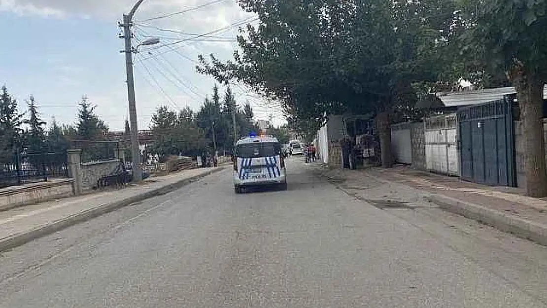 Hırsızlık şüphelisi 2 şahıs polisin takibinden kaçtı