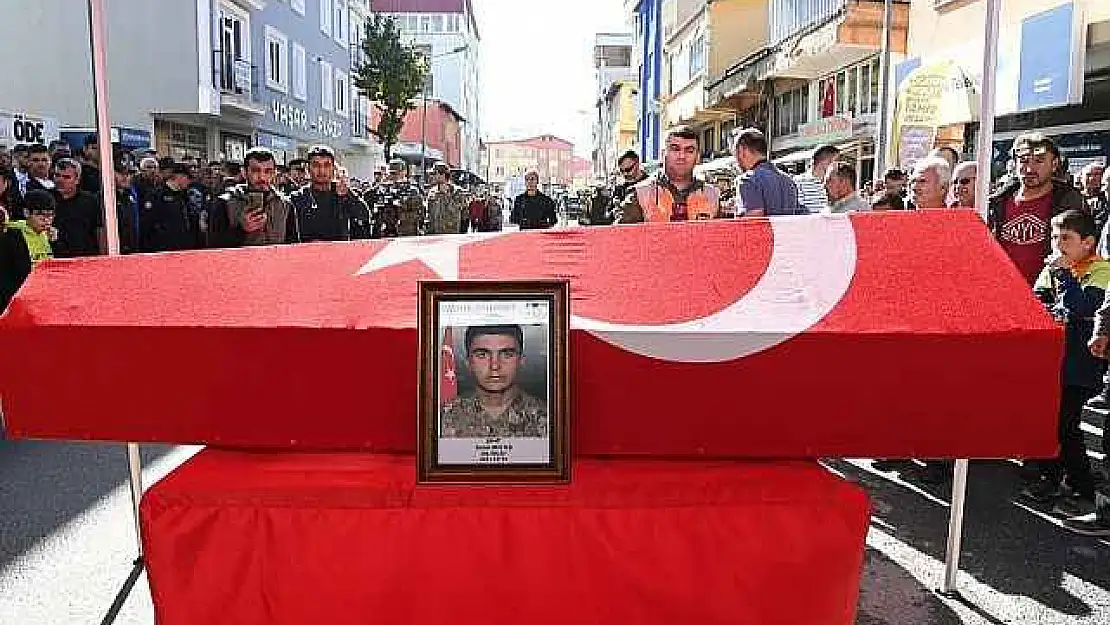 Şehit Bektaş'ın Naaşı Toprağa Verildi